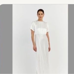 DISSH SIZE US 12 pearl satin. Party dress/summer. High style